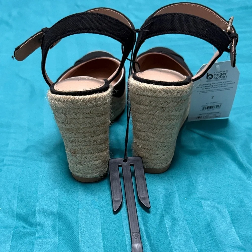 Time and Tru Black Espadrille Wedges